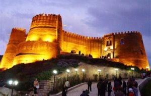 اجرای طرحی نو برای مبلمان شهری در شهرستان خرم آباد توسط فناوران بومی