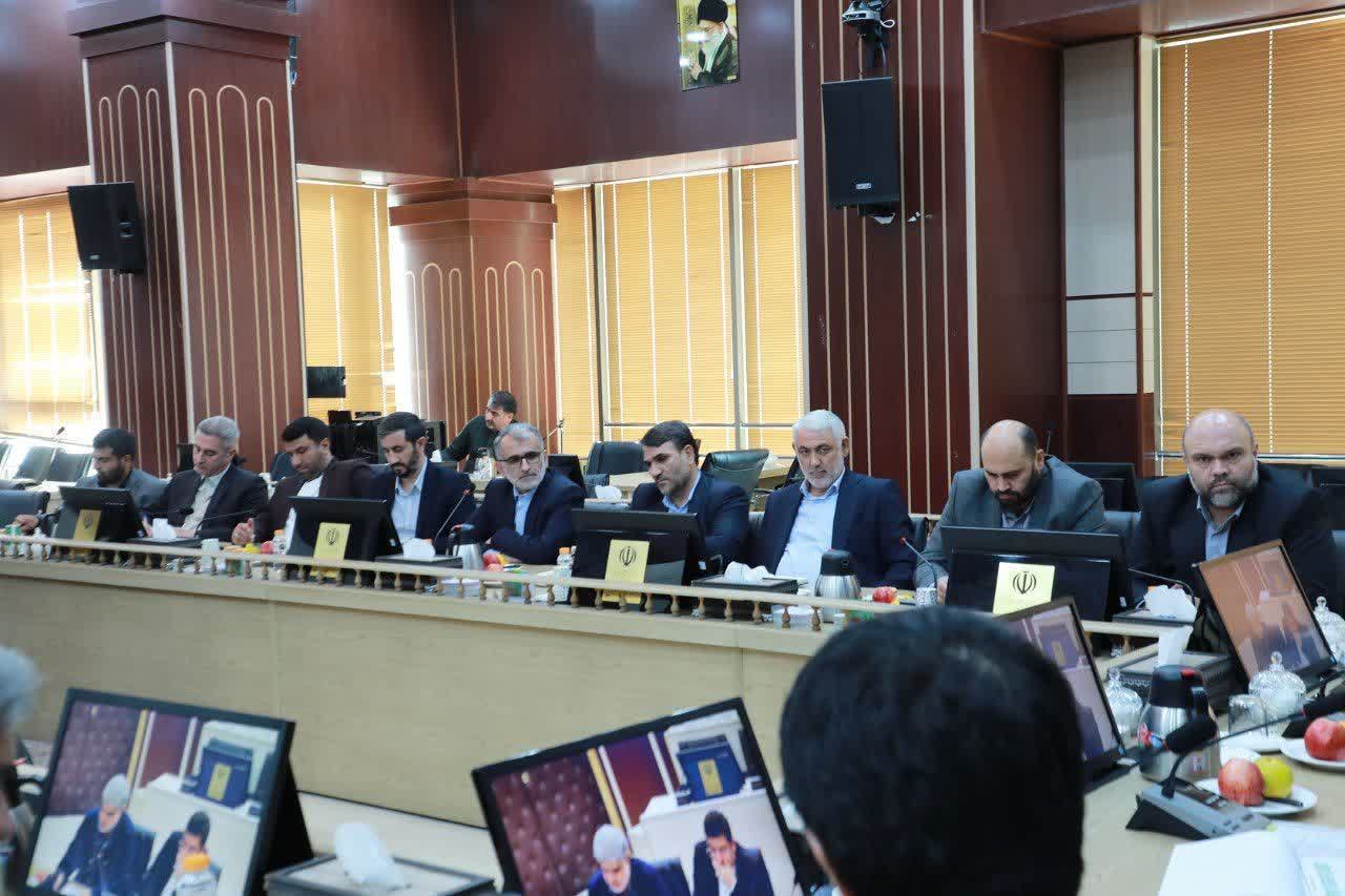 تدوین نقشه راه برای حل مسائل پایتخت در استانداری تهران/ رویکرد‌ها مسئله محور باشند